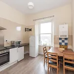 Contemporary 3 Bed City Centre Appartment - Ensuite
